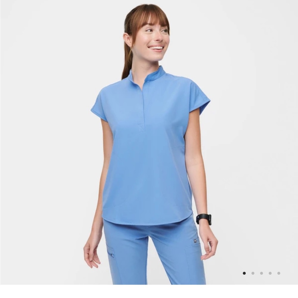 Figs Ceil Blue Rafaela Scrub Top Brand New no tag
